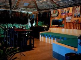 Beach Rooms Chincha Hospedaje Ecológico, hotel in Chincha Baja