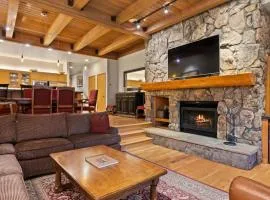 Spacious 3 Bedroom Retreat with Ski Access