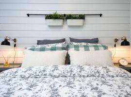 Private Escape! Tiny home style, mini casa em Camas