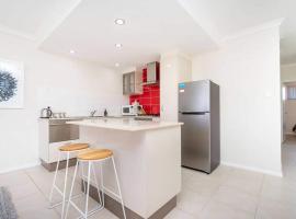 Modern Midland Retreat 2br 1 Bth, apartamento en Midland Junction