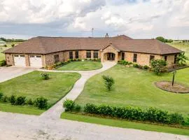 Newly Renovated Private Ranch Get-A-Way