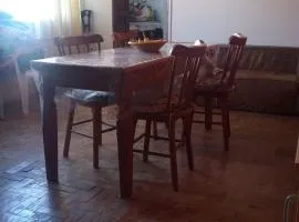 Quarto no Rio Vermelho laranja