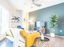 Boulevard Stays Tranquil 1BR King Suite Pool Parking & Gym 01