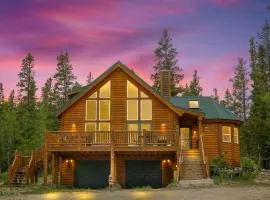 Serene mountain cabin w fireplace