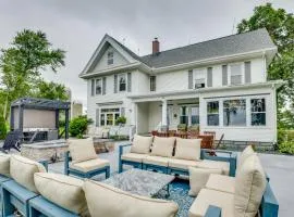 Group Getaway Luxe Farmhouse in Mt Horeb!