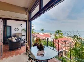 Resort Condo w/ Pool Access & Pacific Ocean Views!