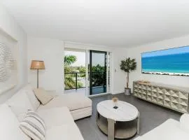 Prime Beach and Golf Retreat 2BR Pool & Balcony