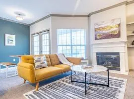 Boulevard Stays Tranquil 1BR King Suite Pool Parking Gym 03