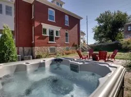 Charming Escape - Private Hot Tub!