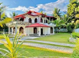 Solace Inn RESIDENCE - 5 Min Walk to Beach