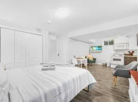 1 Bedroom Studio Close To University Of Guelph