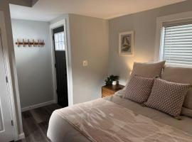 The Stuffed Quahog - Perfect Location Near Beach, hotel em Hampton