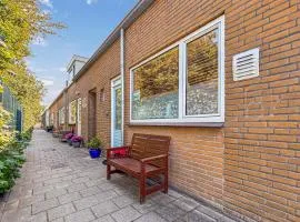 2 Bedroom Beach Front Home In Egmond Aan Zee