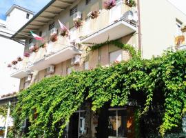 Hotel Simon – hotel w dzielnicy Torre Pedrera w Rimini