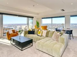 Pacific Horizon - Luxury Sky Suite - 19th Floor City Views