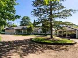 Lauretana House & Cottage - Homestead In Bowral!