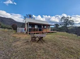 Cosy Quiet Retreat and Stunning Valley Views