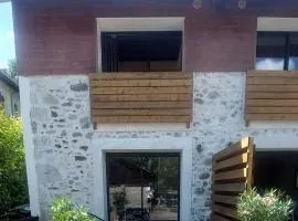 STUDIO 100 metres du lac pour 2 personnes