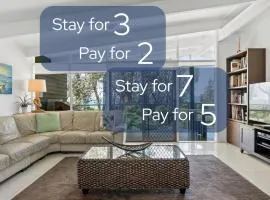 Sabia Beach House Vincentia - Family Fun - Beachfront