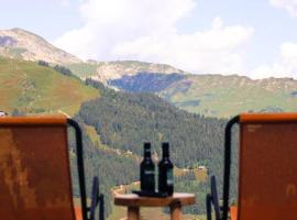 Chalet Petit Pierre - Mountain Voyages chalet, Hotel in Les Gets