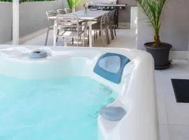 Beautiful 3BR with Private Jacuzzi by ArcoBnb