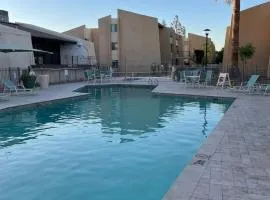 Luxe, 2br Old Town Condo Wpatio, Pool, & Parking