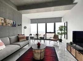 Gorgeous Bright Studio W Parking Poolviews! #236