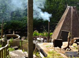 Glamping med Badtunna, hotel en Hassela