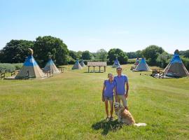 Big Sky Tipi Holidays, Glampingunterkunft in Wartling