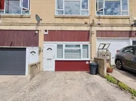 Chic Bath Flat for Couples