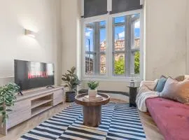 Super Central Leeds 1 Bed Apt Town Hall, Art Gallery & Theatres - by PureStay