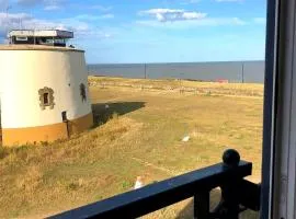 Martello Sunrise - Luxury 3-bedroom Seaview Beach House