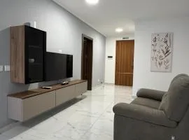 Luxury 2 bed private apartment with patio