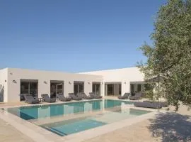 CaMa Villa, Pool, Landmark Views & Iconic Design, By ThinkVilla