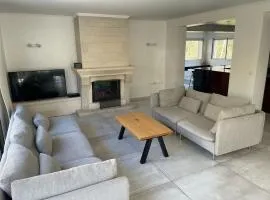 Grande villa avec piscine chauffée et Jacuzzi