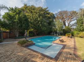 Paradise On Water Road, hotel in Walmer