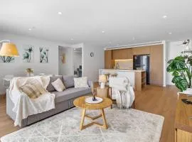 Modern Beachside Escape Pool, BBQ & Free Parking and more