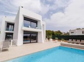 Can Emyla new modern villa with gym 5´from PACHA