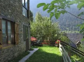 Apartamento con jardin en Gessa