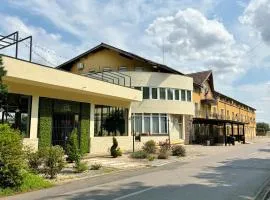 Hotel Trio Giroc