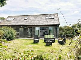The Barn at Orford Lodge by The Suffolk Cottage Collection, hotel in Orford