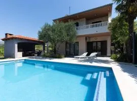 Amazing Home In Srinjine