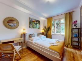 Kangaroo Rooms, hotel s baz&eacute;nom v Pezinku