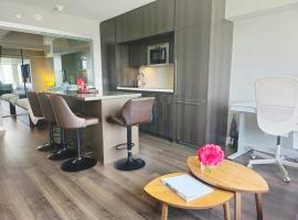 Elegant 2BR & 2BA Retreat in Prime Yorkville, Downtown, apartmán v rezidenci v destinaci Toronto