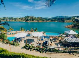 Viajero Guatapé Hostel & Lake Club