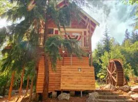 Treehouse Place at Deer Ridge Ole Mill
