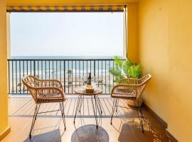 Travel Habitat Port Saplaya con vistas al Mar