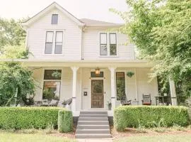 Historic Gem 4 BR with POOL walk to all hotspots