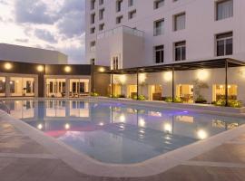 Courtyard by Marriott Puebla Las Animas, hotel in Puebla