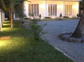 Exin River Breeze Transit Hotel - Katunayake